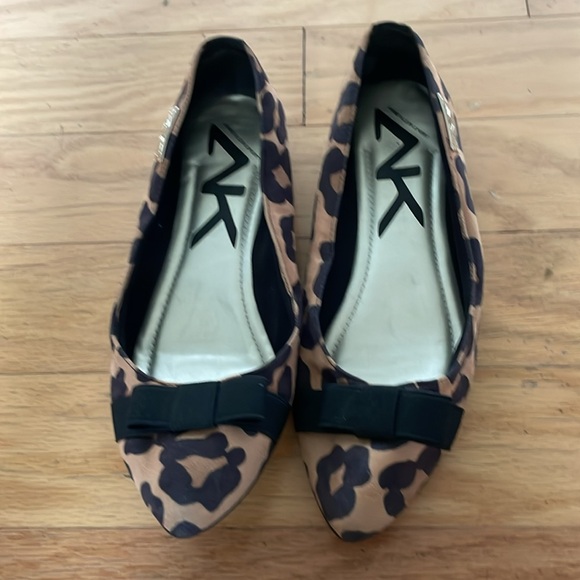 Anne Klein sport Leopard Print Women's Flats size 7 - Picture 2 of 7